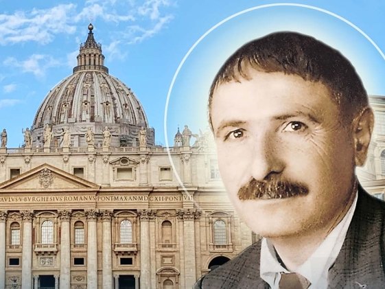 Heiliger Pater Pio mit Heiligenschein vor dem Petersdom in der Vatikanstadt.