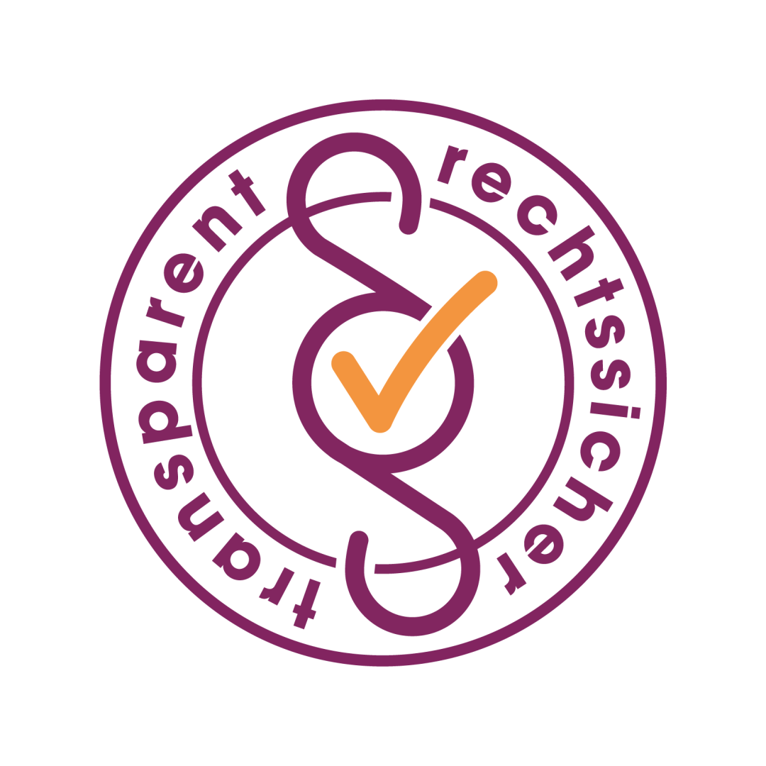 Rundes Logo mit sich überlappenden lila Paragraphenzeichen, einem orangefarbenen Häkchen und den Worten 'transparent' und 'rechtssicher'.