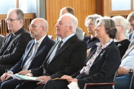 Pater Horacio E. Lona (zweiter von rechts) erhielt am 23. Juni die Ehrendoktorwürde. 