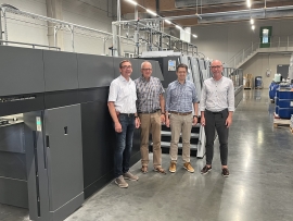 Auf dem Foto v.l.: Reinhard Graf (Betriebsleiter Don Bosco Druck & Design), Thomas Nemmer, Martin Neudecker (beide Geschäftsführer „die printzen GmbH“) und Stefan Höchstädter (Geschäftsführer Don Bosco Medien GmbH)