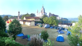 Der Zeltplatz auf dem Colle Don Bosco steht für das Sommercamp „Come-to-Bosco" zur Verfügung.