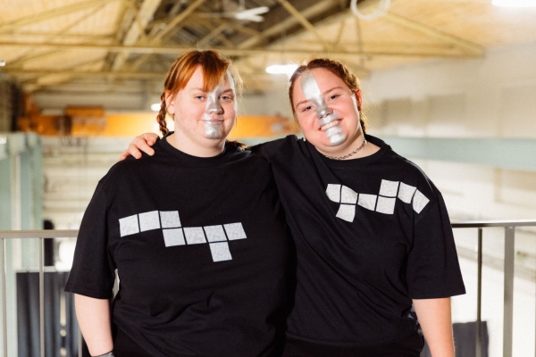 Chemnitz MOVES_Jugendliche im B&uuml;hnenoutfit_Copyright Jakob Anders.jpg