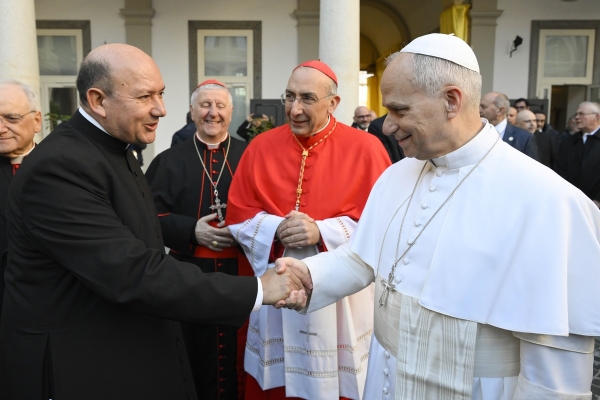 02_Papstbesuch Sacro Cuore_Begrü&szlig;ung Salesianer_RIS7767.JPG