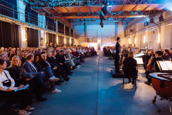 Chemnitz MOVES_Die Show beginnt_Copyright Jakob Anders.jpg