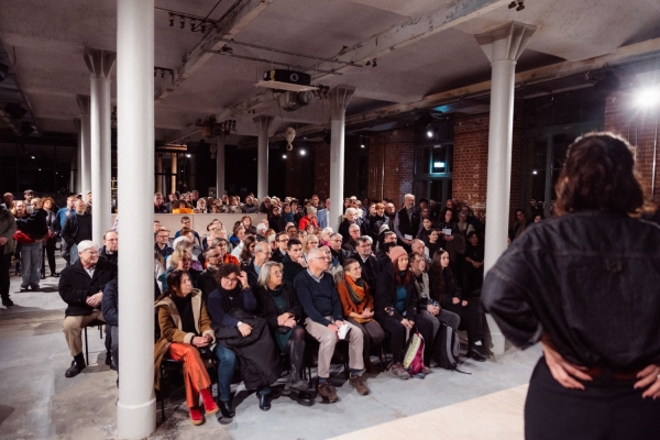 Chemnitz MOVES_Interessiertes Publikum bei der Werkseinf&uuml;hrung_Copyright Jakob Anders.jpg