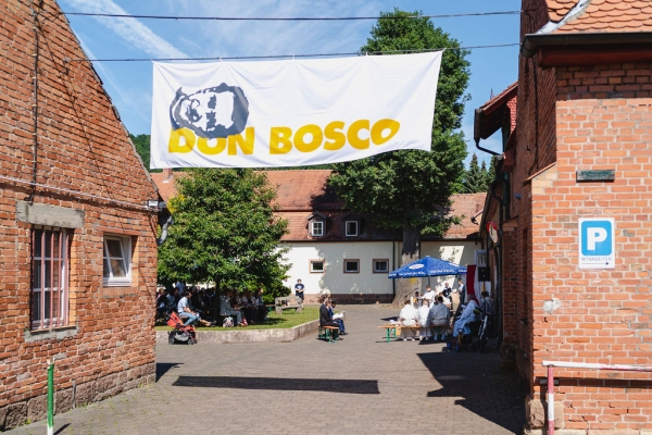 Ewige Profess Josua Schwab und Guelord Mudingunzu 2022