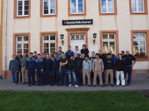 33 junge Menschen starten in die Ausbildung 33 junge Menschen starten in die Ausbildung