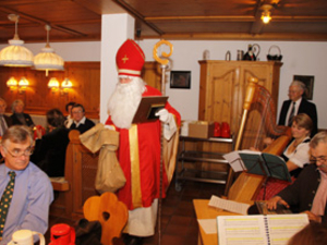 "Auf Ihr Hirten" - Stifteradvent im Münchner Provinzialat - Rund 30 Teilnehmer bei Stifteradvent am 11. Dezember 2010 "Auf Ihr Hirten" - Stifteradvent im Münchner Provinzialat - Rund 30 Teilnehmer bei Stifteradvent am 11. Dezember 2010