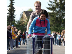 Letzte Schultage Des Abiturjahrgangs 2011 Am Don Bosco Gymnasium Essen Aktuelle Nachrichten Der Salesianer Don Boscos Aktuelles Salesianer Don Boscos Don Bosco