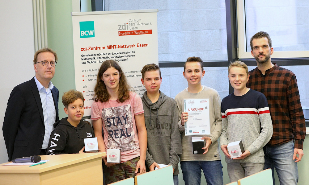 Unsere Digitale Welt Dbg Schuler Gewinnen Ersten Preis Aktuelle Nachrichten Der Salesianer Don Boscos Aktuelles Salesianer Don Boscos Don Bosco