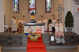 Pater Johannes Kaufmann zelebrierte den Festgottesdienst